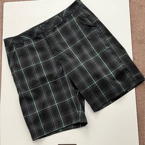 Men’s golf shorts